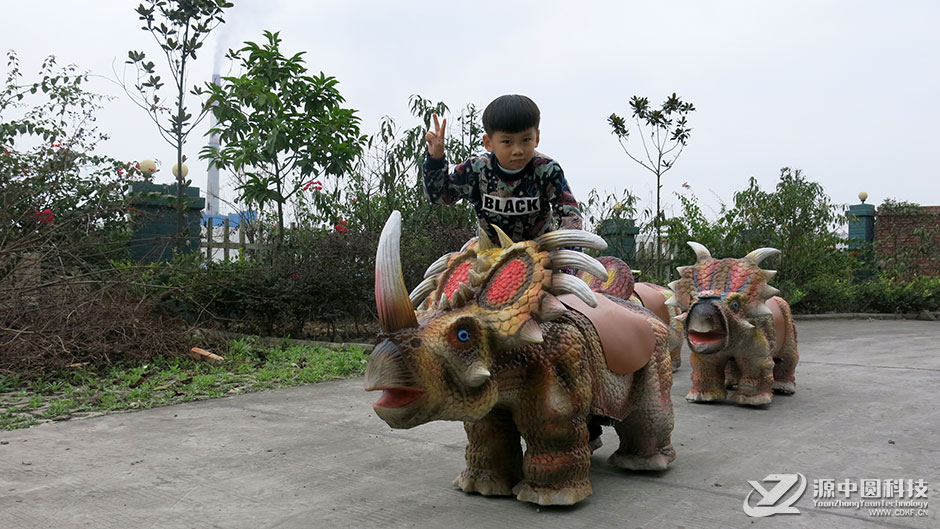 廣場恐龍車