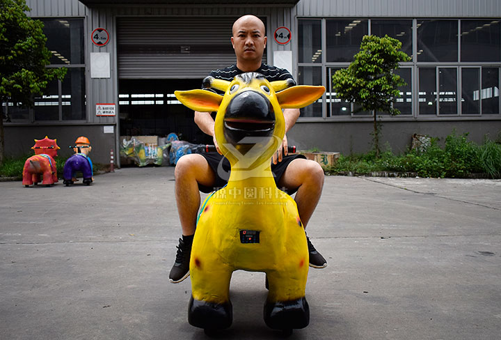 小鹿電動(dòng)車出廠